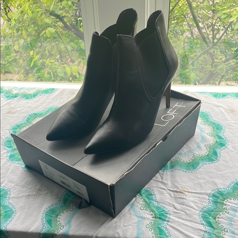 LOFT Black Heeled Boots Sleek Minimalist Design